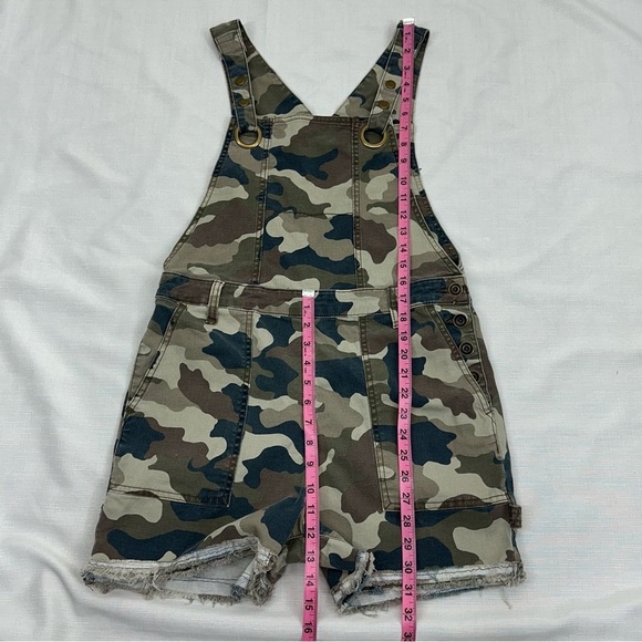 Anthropologie Size 6 Olive Camo Camouflage Overall Shorts Shortalls - Picture 11 of 14